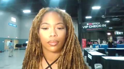  U M M E R online show from October 26, 5:19 pm