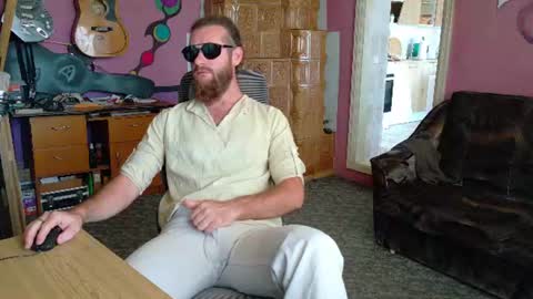 I am The Fourth and only Sir. Pelo online show from August 4, 10:07 am
