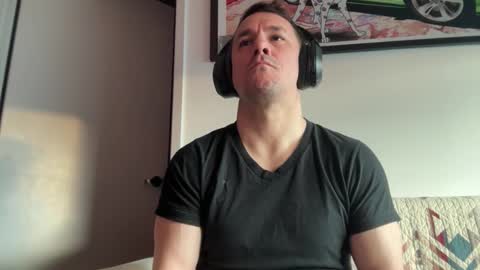 Snapshot of sirbubblesworth chatting on April 28, 1:38 pm sirbubblesworth online show from April 28, 1:38 pm