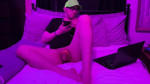Snapshot of sirdaddymcqween chatting on May 11, 7:25 am Sir Daddy McQween online show from May 11, 7:25 am