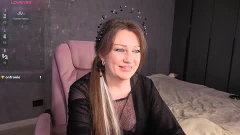 Snapshot of sirena_fly chatting on April 2, 3:42 pm Sirena online show from April 2, 3:42 pm