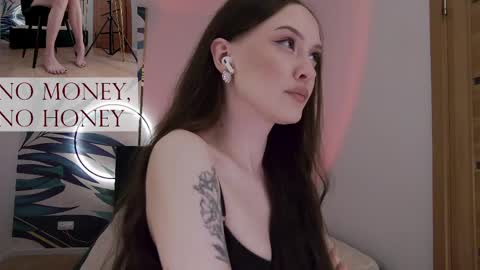 Goddess Sirena online show from May 5, 9:01 pm