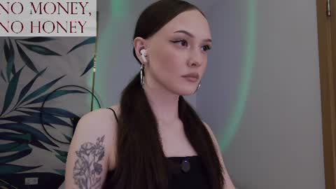 Goddess Sirena online show from June 29, 6:08 pm