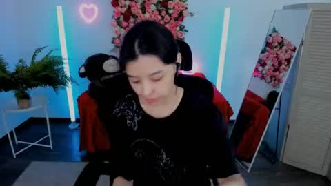 Snapshot of sirenmystique chatting on June 22, 10:23 am Si online show from June 22, 10:23 am