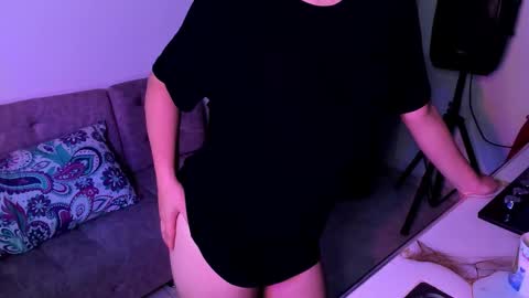 Snapshot of sirius_angels chatting on February 12, 2:50 am Sirius angels online show from February 12, 2:50 am