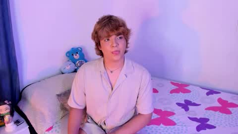 Snapshot of sirius_angels chatting on February 14, 5:15 am Sirius angels online show from February 14, 5:15 am