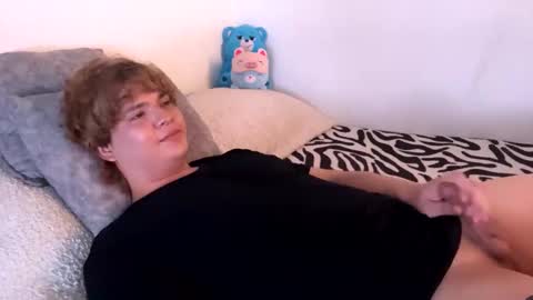 Snapshot of sirius_angels chatting on February 15, 7:51 am Sirius angels online show from February 15, 7:51 am