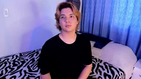 Snapshot of sirius_angels chatting on February 24, 2:48 pm Sirius angels online show from February 24, 2:48 pm