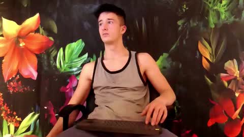 Snapshot of sirreedy chatting on November 23, 4:01 am SirReedy online show from November 23, 4:01 am