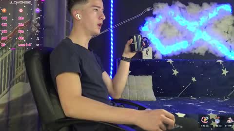 Snapshot of sirreedy chatting on November 30, 4:05 am SirReedy online show from November 30, 4:05 am