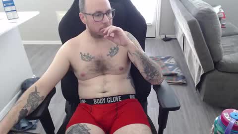 Snapshot of sirscotty831 chatting on December 8, 8:25 pm Sir Scotty online show from December 8, 8:25 pm