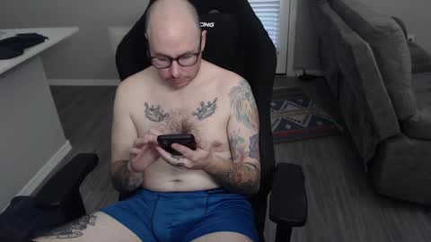 Snapshot of sirscotty831 chatting on January 11, 12:44 am Sir Scotty online show from January 11, 12:44 am