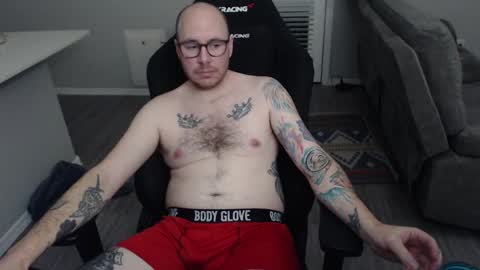 Snapshot of sirscotty831 chatting on January 13, 1:23 am Sir Scotty online show from January 13, 1:23 am