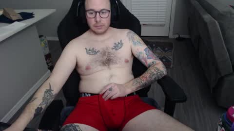 Snapshot of sirscotty831 chatting on February 23, 3:35 am Sir Scotty online show from February 23, 3:35 am