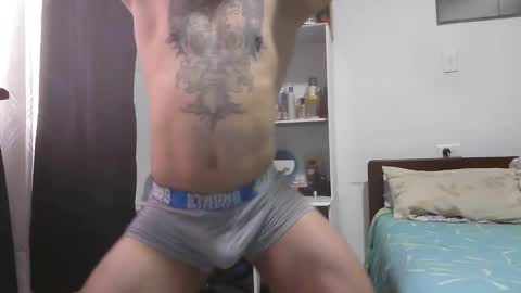 Snapshot of siryus_x chatting on January 3, 4:59 pm siryus_x online show from January 3, 4:59 pm