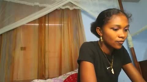 Sissi0325 online show from March 2, 6:58 am