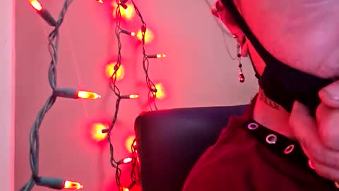 Snapshot of sissylana1999 chatting on May 2, 6:57 pm CDSnowBunnyLana online show from May 2, 6:57 pm