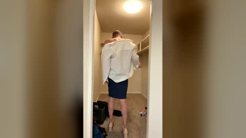 SissyMiles online show from December 15, 11:20 pm