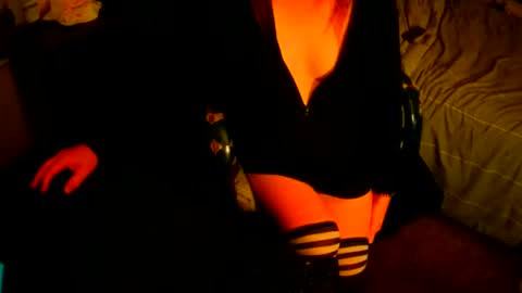 Snapshot of sissyred2314 chatting on September 18, 1:46 pm red online show from September 18, 1:46 pm