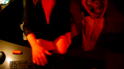 Snapshot of sissyred2314 chatting on September 27, 1:27 pm red online show from September 27, 1:27 pm