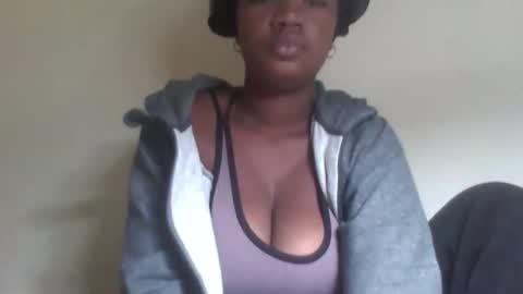 sisyh697532 online show from May 27, 4:09 am