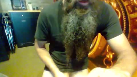 sitonmybeardxxx online show from July 8, 12:26 am