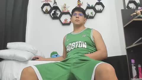 Snapshot of siul_bigcock chatting on May 27, 1:30 pm Siul Thompson online show from May 27, 1:30 pm