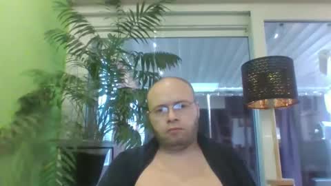 sixten113 online show from February 13, 8:10 am