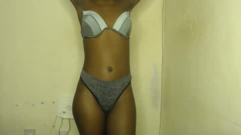 sizzly_ass online show from March 29, 3:17 am