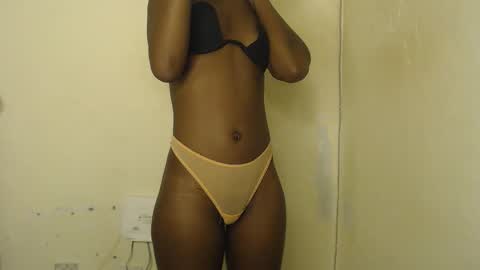 sizzly_ass online show from April 14, 10:49 pm