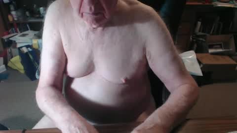 Snapshot of sjbottomboi chatting on September 23, 3:04 pm sjbottomboi online show from September 23, 3:04 pm