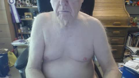 Snapshot of sjbottomboi chatting on July 3, 6:25 pm sjbottomboi online show from July 3, 6:25 pm