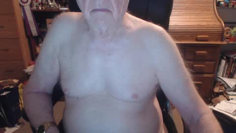 Snapshot of sjbottomboi chatting on July 7, 5:21 am sjbottomboi online show from July 7, 5:21 am