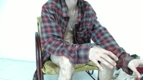 Snapshot of sk8sir chatting on May 16, 6:07 pm sk8sir online show from May 16, 6:07 pm
