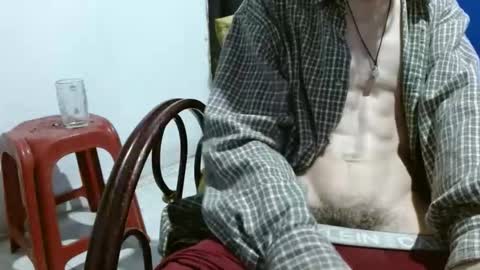 Snapshot of sk8sir chatting on May 22, 7:52 pm sk8sir online show from May 22, 7:52 pm