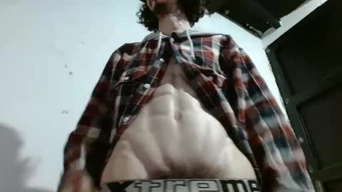 Snapshot of sk8sir chatting on May 29, 2:37 pm sk8sir online show from May 29, 2:37 pm