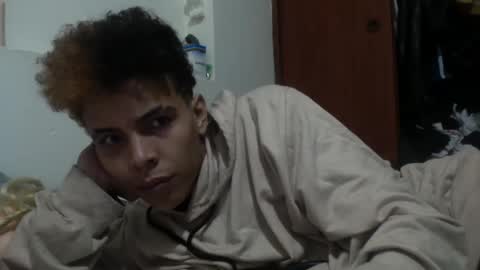 Snapshot of skady_coronado chatting on February 11, 4:01 am skady_coronado online show from February 11, 4:01 am