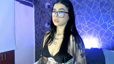 SKAILYN ANGELS online show from November 19, 4:45 am