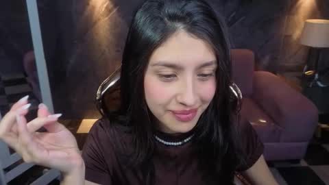 Snapshot of skarleth_b_ chatting on January 11, 3:11 am skarleth online show from January 11, 3:11 am