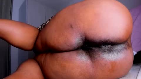 Snapshot of skarletsexy chatting on September 21, 12:45 am Skarlet online show from September 21, 12:45 am