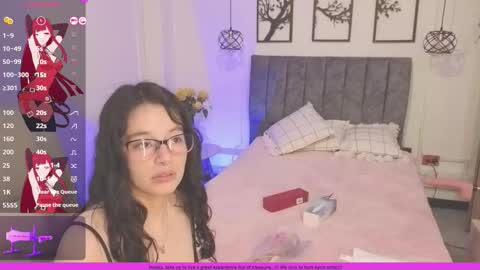 Snapshot of skarlette_brown chatting on February 24, 3:37 am Skarlette online show from February 24, 3:37 am