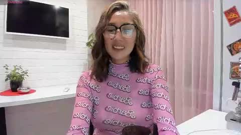 Snapshot of skarlettforeve chatting on July 4, 10:38 pm skarlett online show from July 4, 10:38 pm