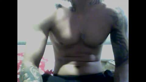 Snapshot of skater19xxx chatting on December 11, 4:39 am miguel online show from December 11, 4:39 am