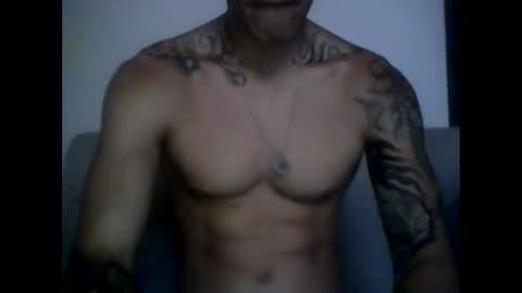 Snapshot of skater19xxx chatting on February 18, 2:38 am miguel online show from February 18, 2:38 am