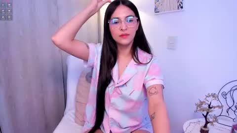 Snapshot of skeeter_cb chatting on June 26, 5:39 pm Skeete CHRISTMAS SHOW THIS DECEMBER 24 CHECK OUT MY AMAZON LIST AND MAKE ME HAPPY online show from June 26, 5:39 pm