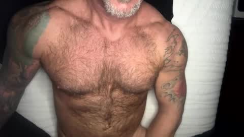 Snapshot of skimaskedbeef chatting on December 27, 9:28 am BEEF online show from December 27, 9:28 am