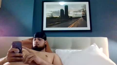 Snapshot of skimaskfuckerz chatting on February 18, 7:04 am skimaskfuckerz online show from February 18, 7:04 am