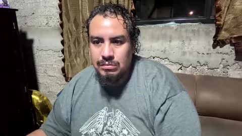 Snapshot of skinhell chatting on March 2, 1:30 am Elias online show from March 2, 1:30 am