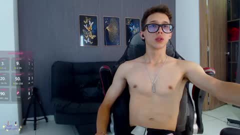 Snapshot of skinny_bigcock20 chatting on May 14, 5:42 pm skinny_bigcock20 online show from May 14, 5:42 pm