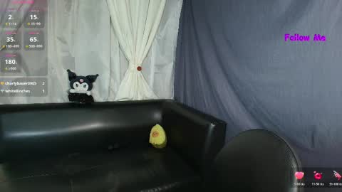 Snapshot of skinny_emily chatting on April 7, 7:58 pm Emily Rojas online show from April 7, 7:58 pm